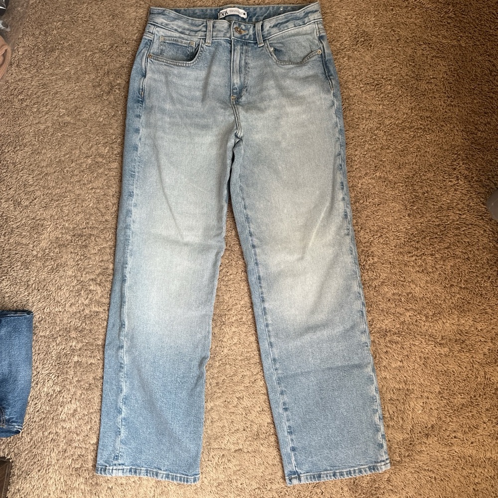 Zara Women's Faded Light Blue Straight Leg Jeans